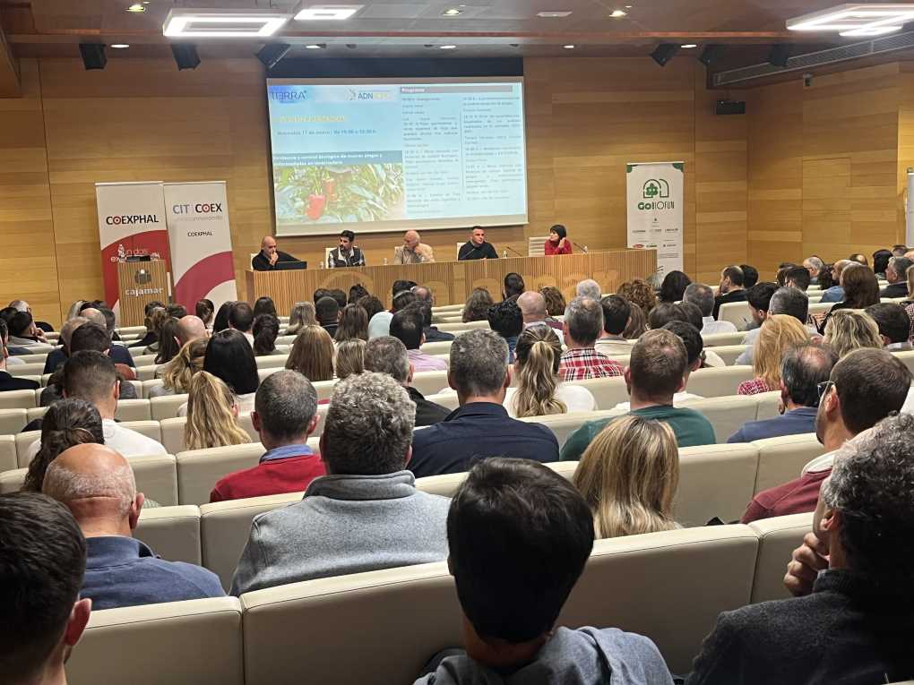COEXPHAL y CAJAMAR-Jornada control biológico (3)