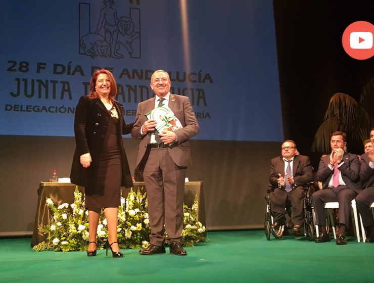 Entrega bandera de Andalucía Hortiespaña
