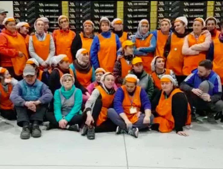 trabajadoras de la empresa Luis Andñujar