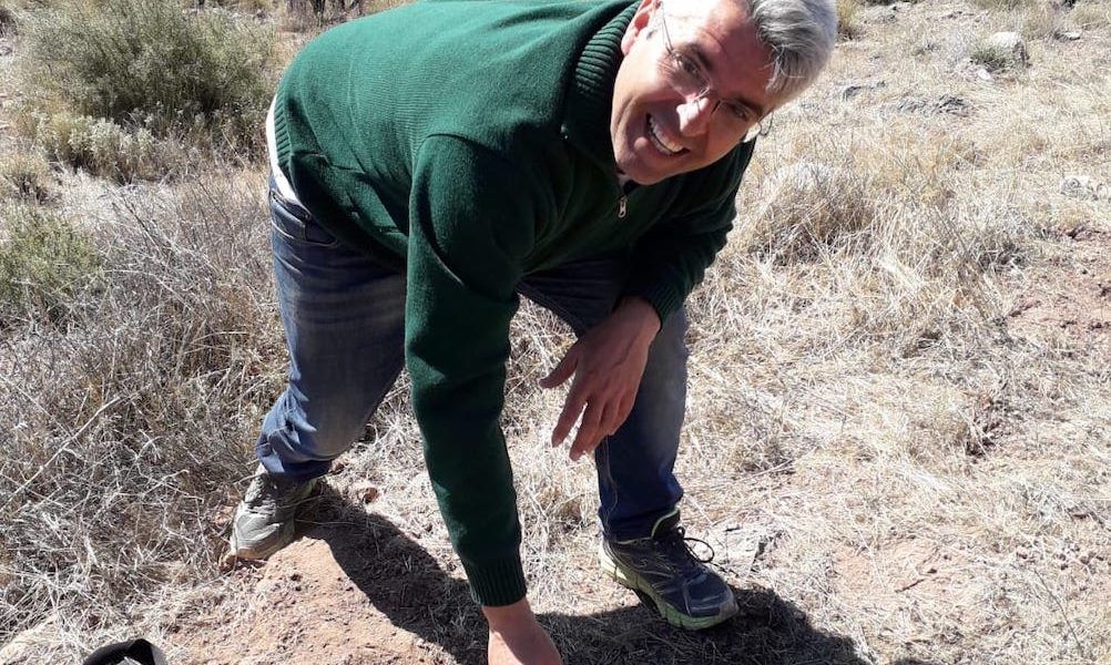 Socio de Vicasol, José David Cabrera reforestando