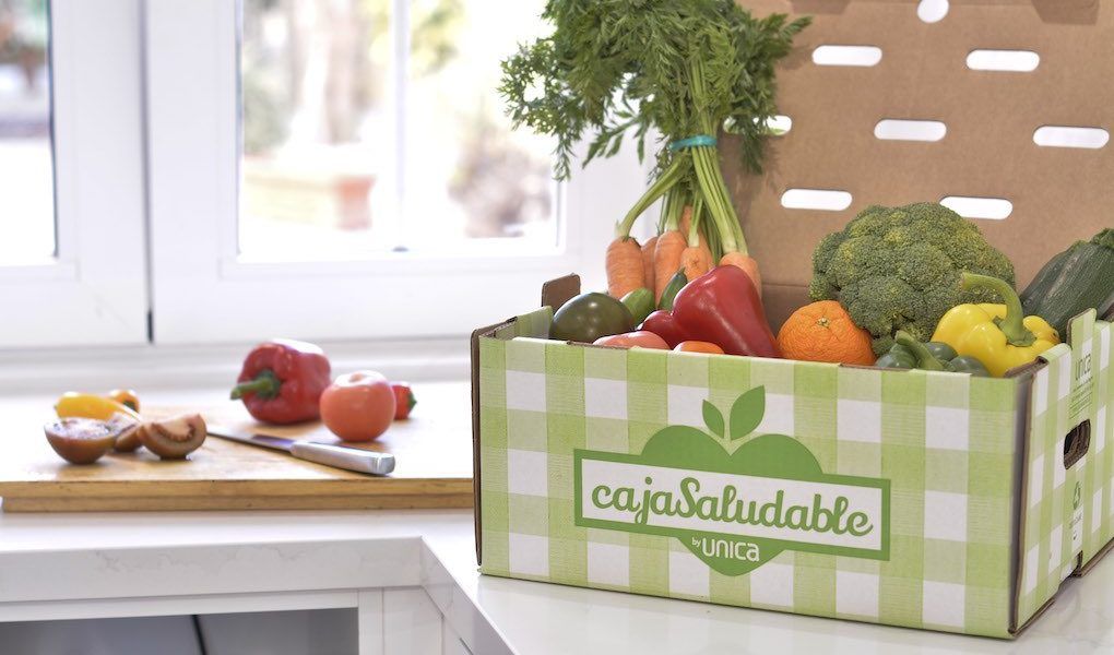 Una muestra de algunos productos de la caja saludable de Unica.