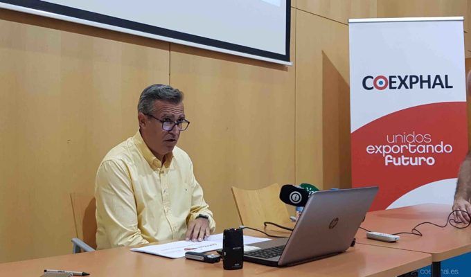 El gerente de Coexphal durante la rueda de prensa de presentación de los resultados de la campaña agrícola 2018-2019