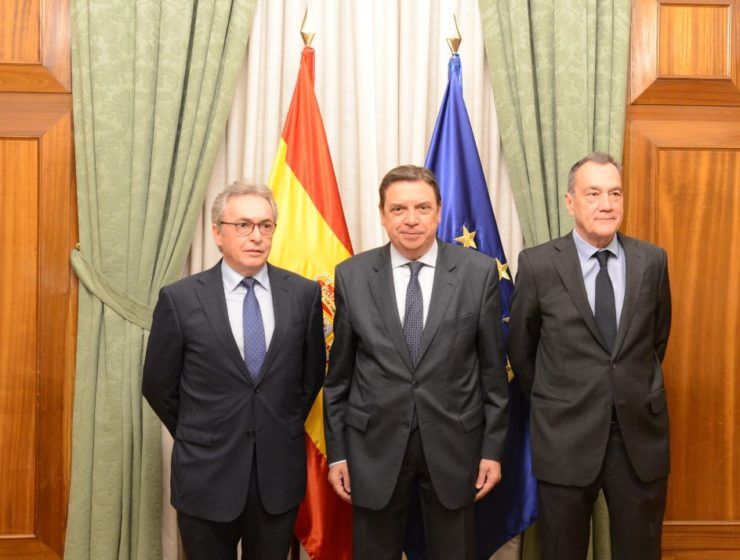 ministro junto a representantes de FEPEX