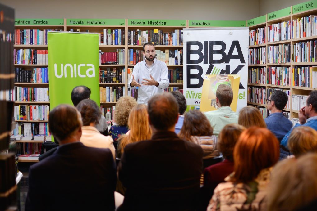 Aitor Sánchez en la presentación de la campaña de Unica y Bibabuk