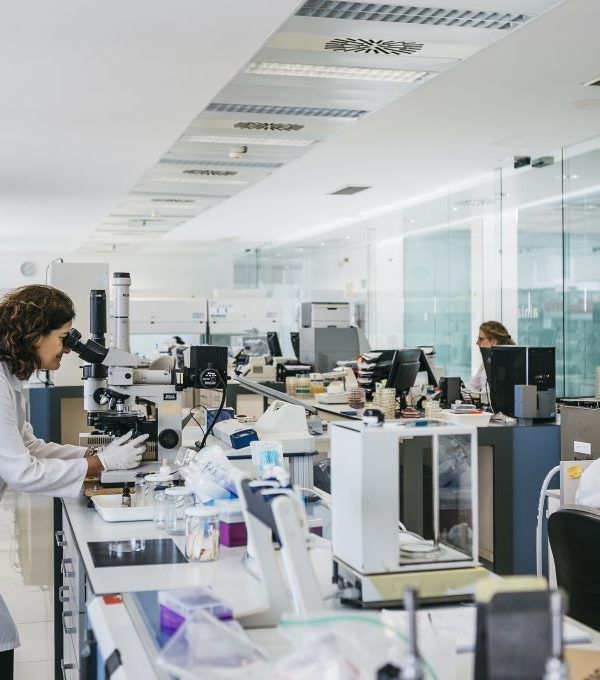 Laboratorio de microbiología de AINIA.