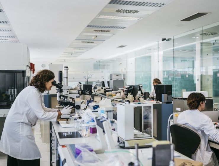Laboratorio de microbiología de AINIA.