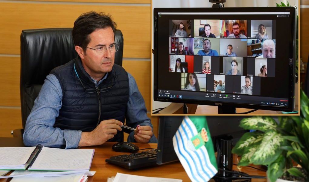 Francisco Góngora, reunido con la Junta Local de Gobierno por videoconferencia.