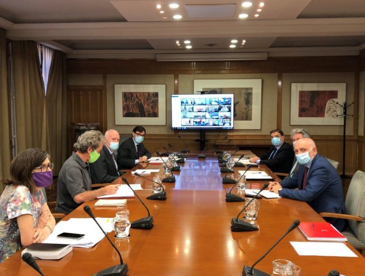 Minsitros Illa y Planas con las Comunidades Autónomas