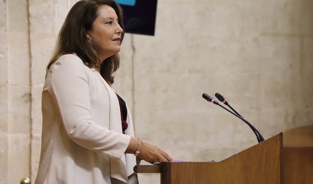 Carmen Crespo en el Parlamento Andaluz