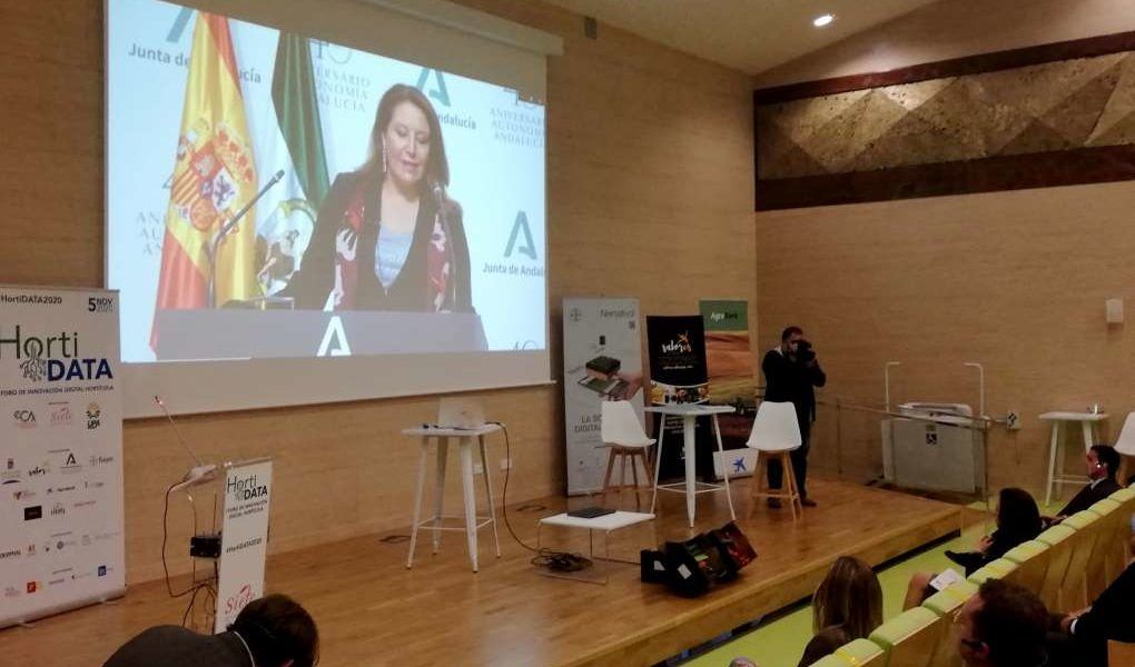 La consejea de Agricultura inaugura el foro Horti Data