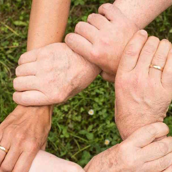 manos unidas cooperativas