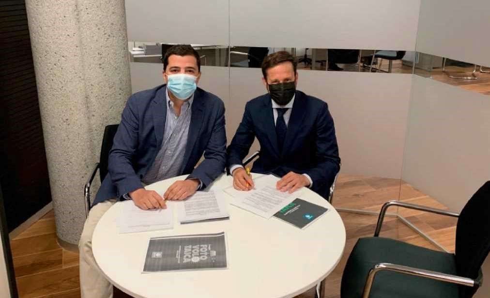 Firma del acuerdo entre Cajamar y Greening