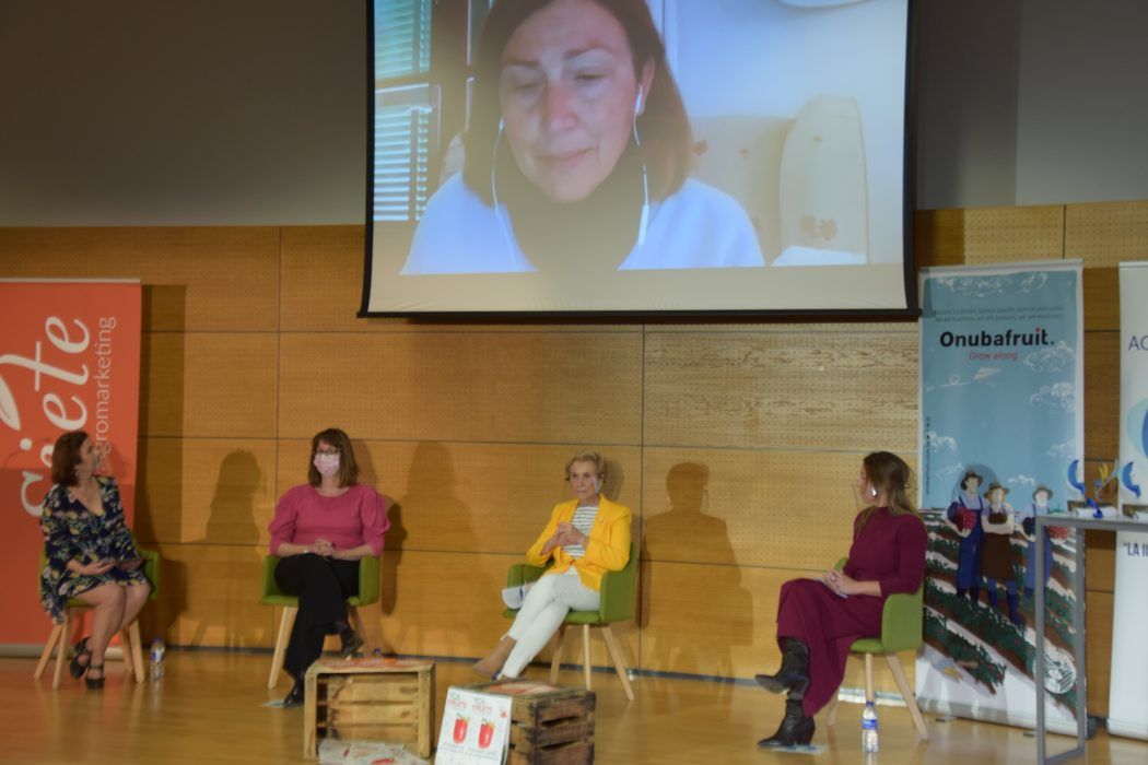 tertulia previa a la entrega de III Premios Mujer Agro