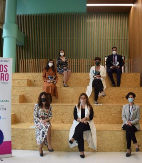 premios mujer agro