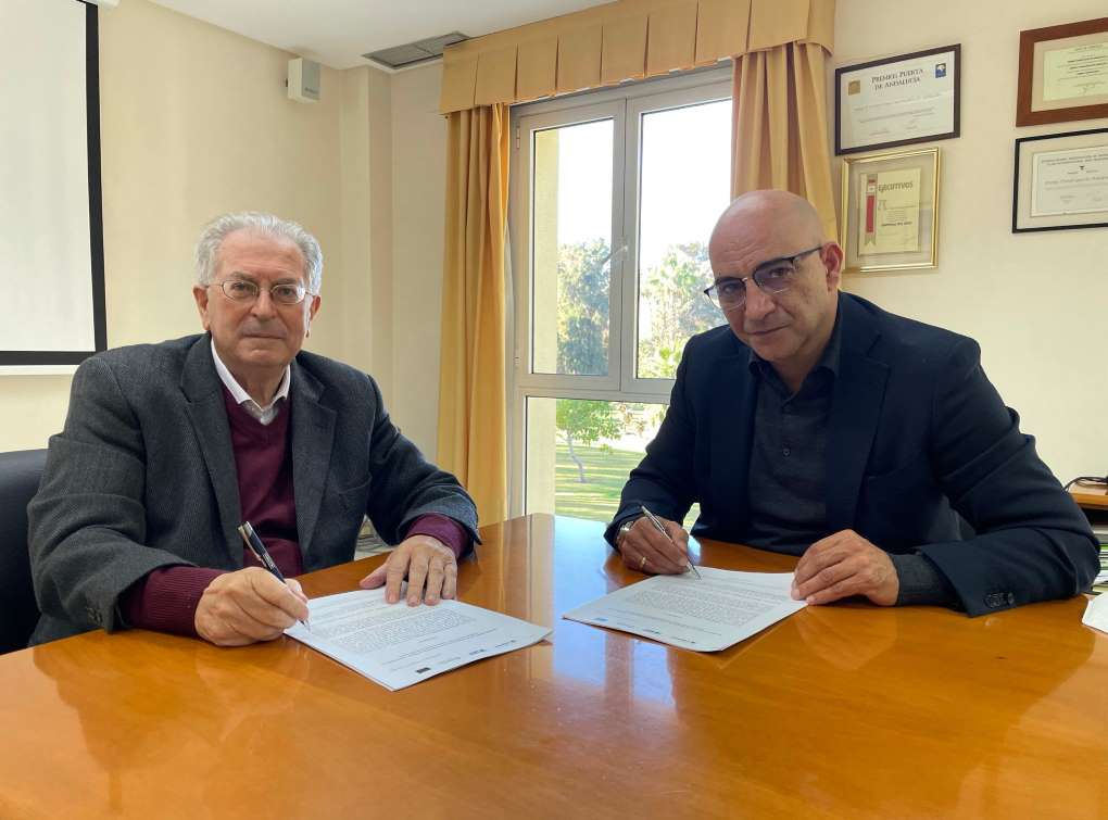 Firma acuerdo marco APTE y Cajamar