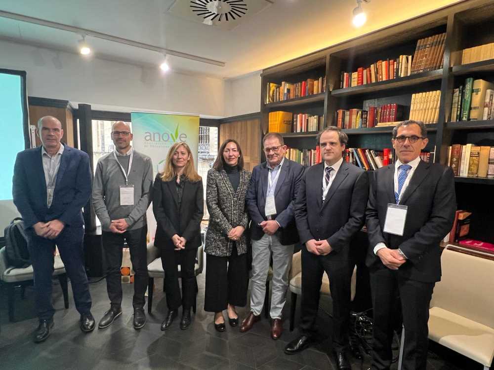 mesa redonda AGAnove