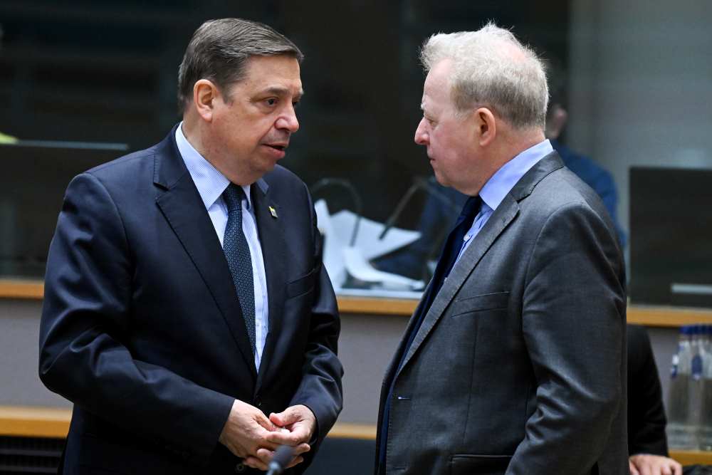 ministros europa Luis Planas