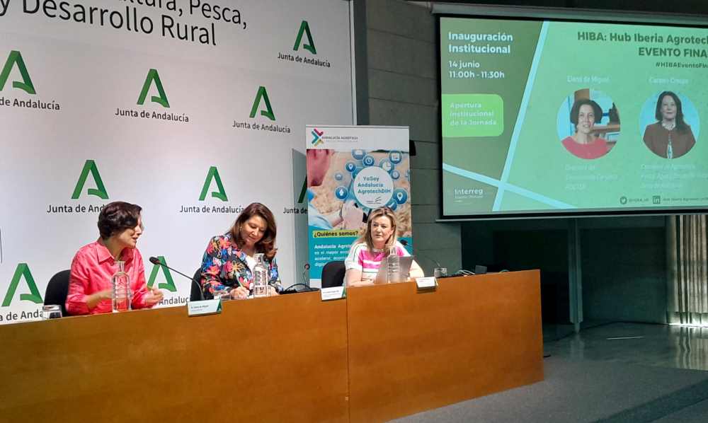 Carmen Crespo y Cristina Toro en Agrotech 2