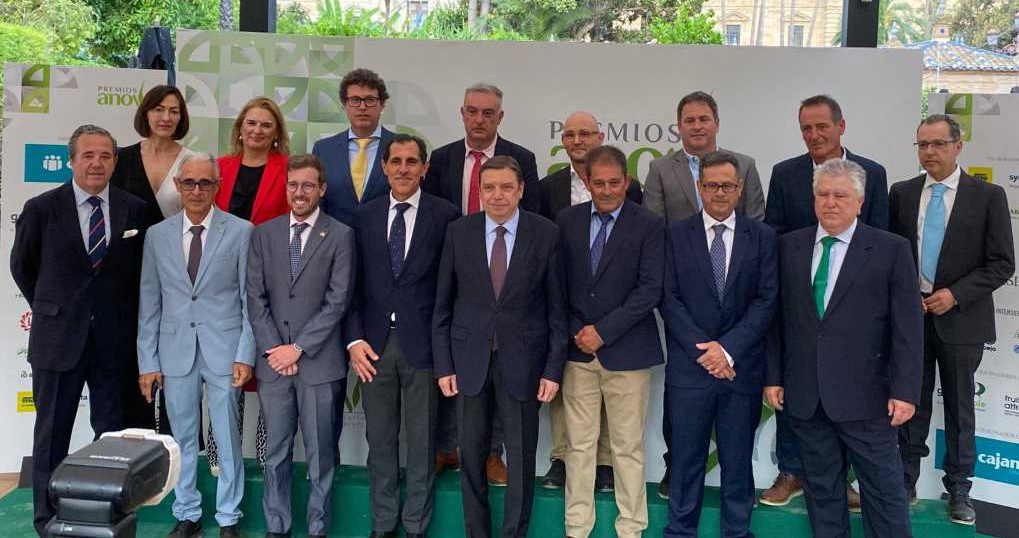 Junta Directiva ANOVE y Ministro (002)