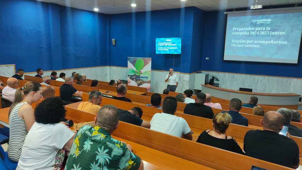 090724 GRUPO AGROPONIENTE. Reuniones con agricultores (002)