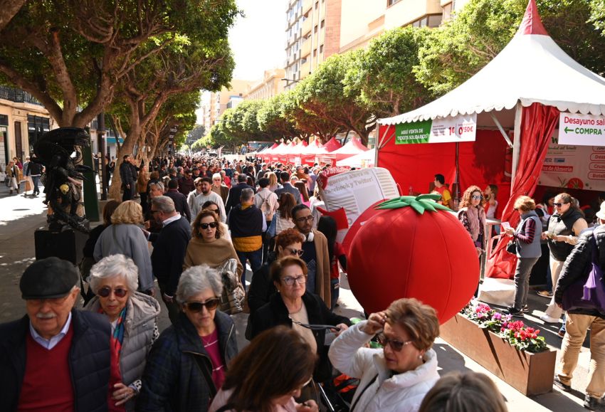 DIA DEL TOMATE