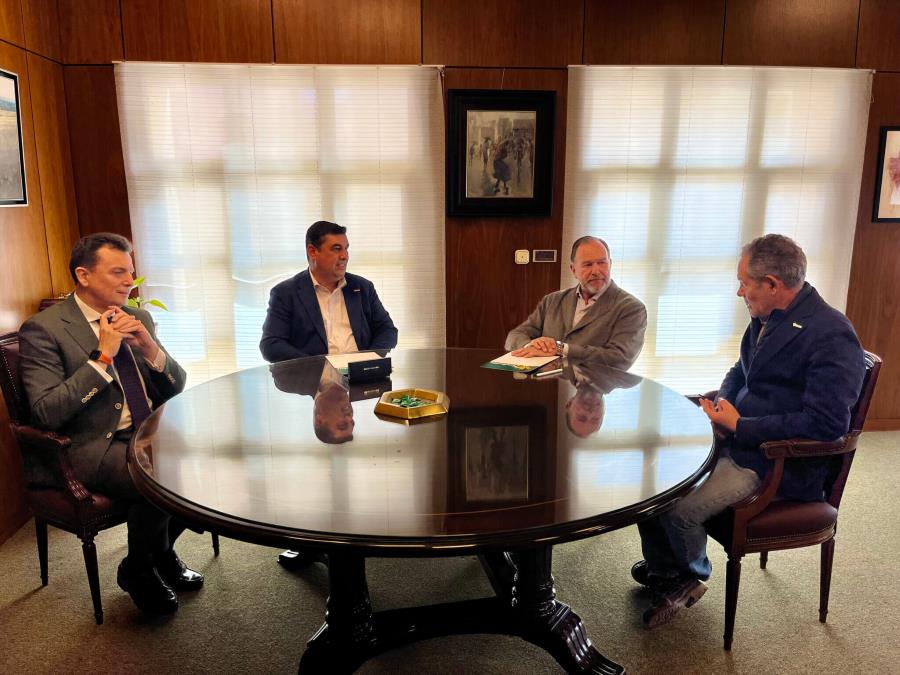 reunión freshuelva fundación caja rural del sur