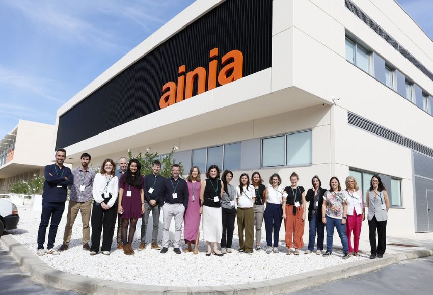 AINIA