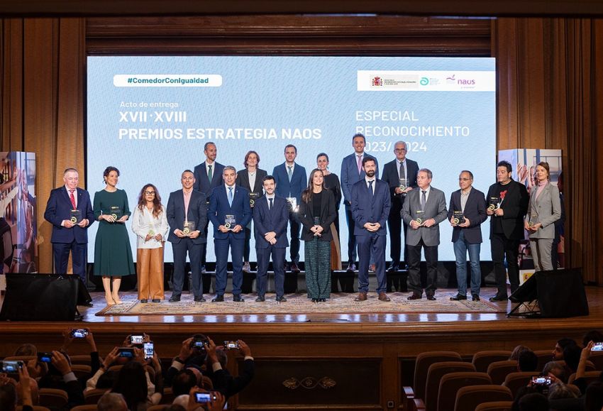 foto familia premios NAOS