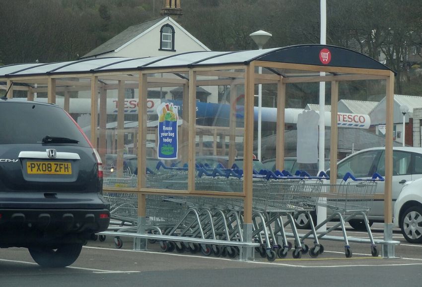 SUPERMARKET