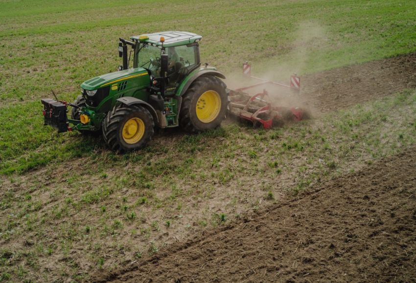 TRACTOR
