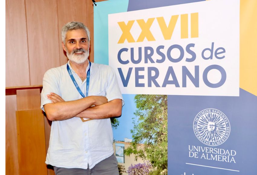 El ponente José María Jiménez, científico del Centro de Biotecnología y Genómica de Plantas CBGP